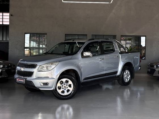CHEVROLET S10 2.4 MPFI LTZ 4X4 CD 8V FLEX 4P MANUAL CHEVROLET S10 2.4 MPFI LTZ 4X4 CD 8V FLEX 4P MANUAL